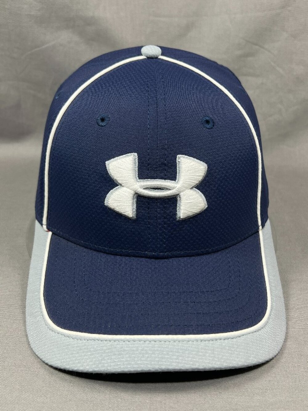Under Armour UA Stretch Fit M/ L Hat Navy Blue White Golfer Performance Ball Cap